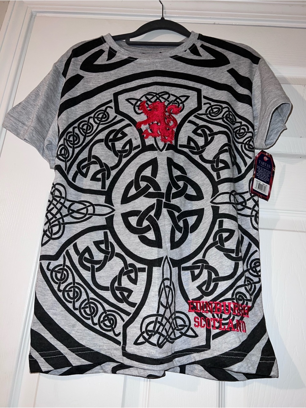 Tartan Threads Edinburgh Scotland Clan/Kinship Celtic knotwork t-shirt sz Small